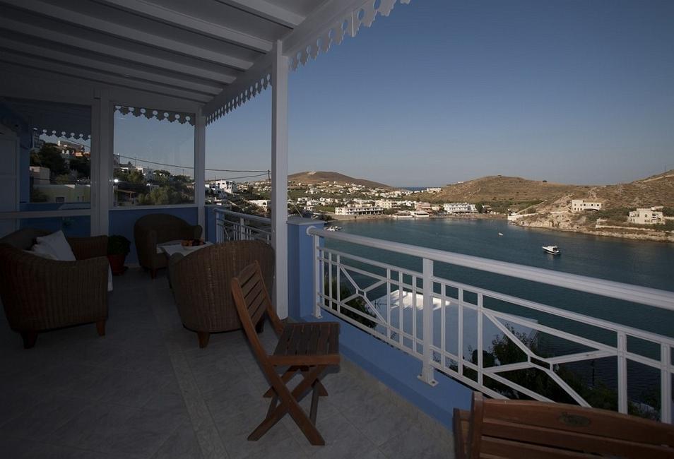 9 Muses Vari (Syros)